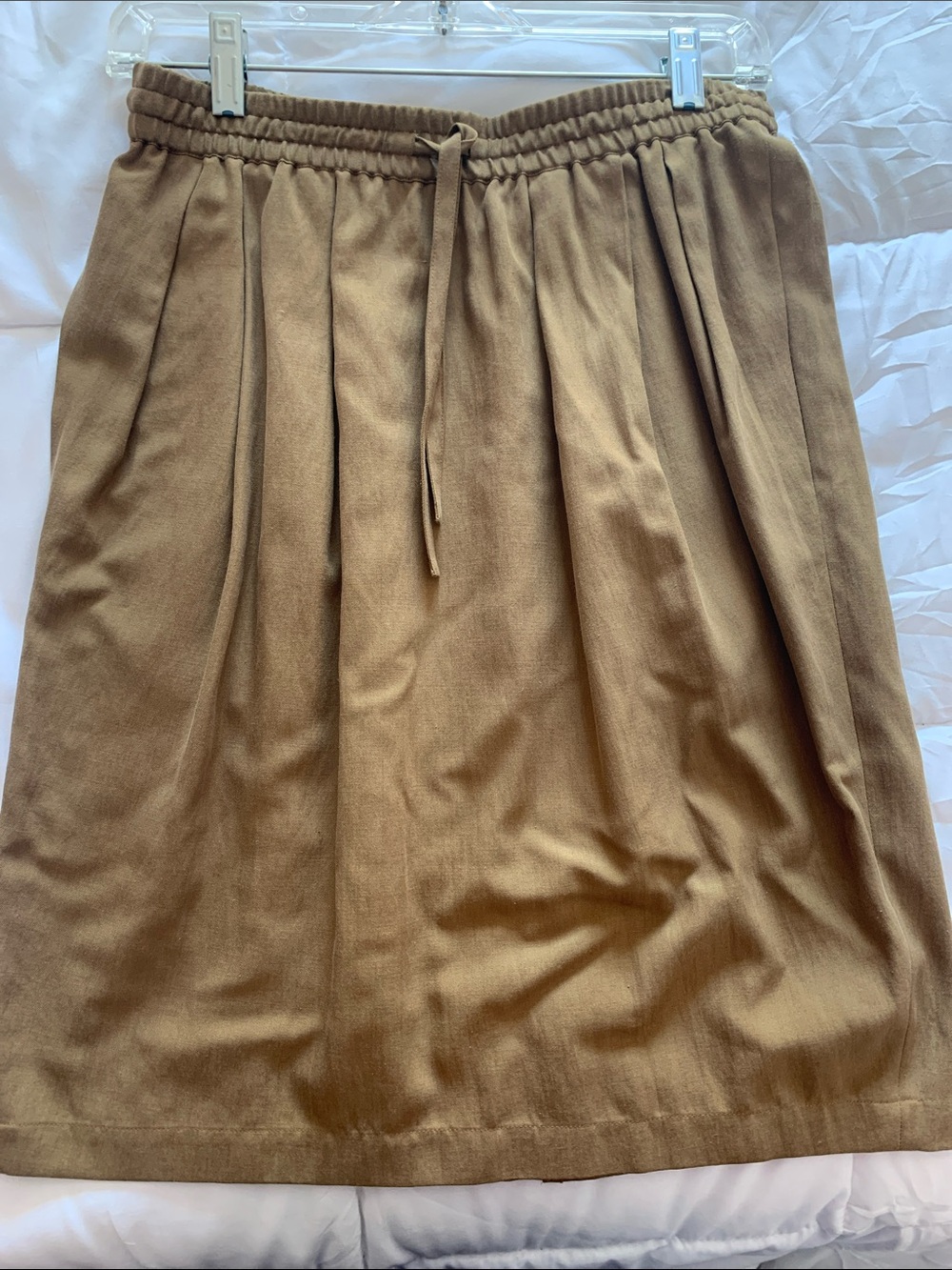Vintage DKNY Women's Pleated Elastic-Waist Skirt Tan Medium